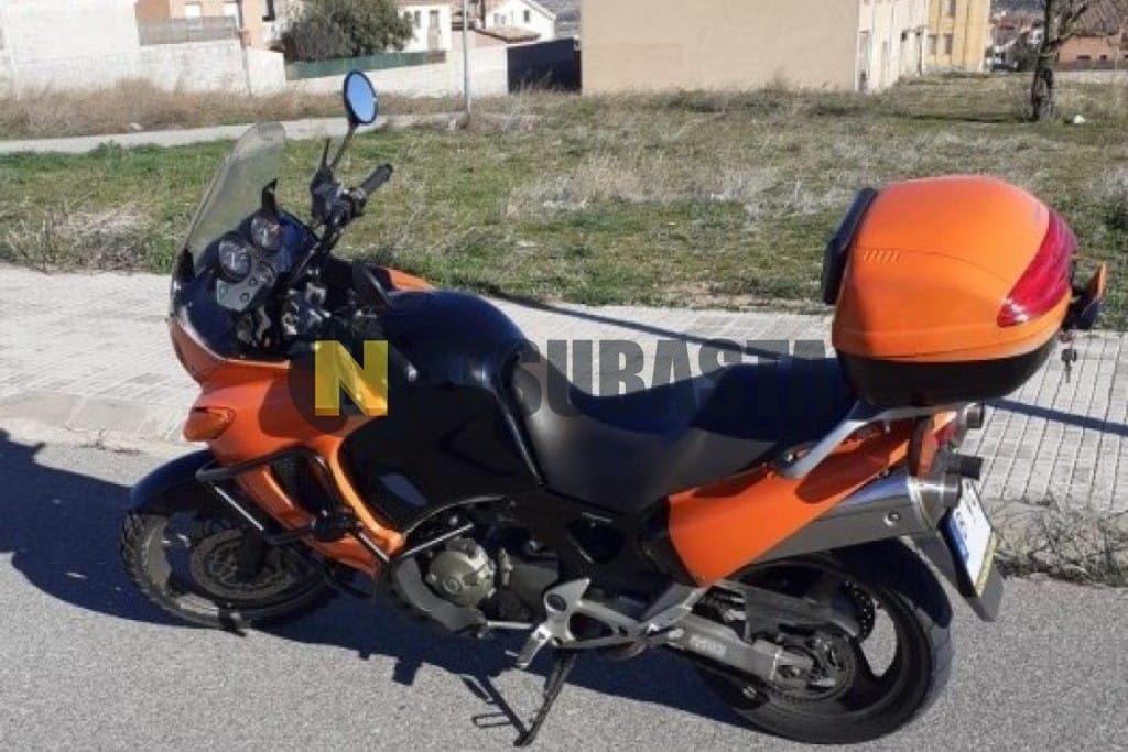 Cubre Tubos De Horquilla De Neopreno Para Honda Varadero XL1000V 1999-2011 – Protección Y Estilo