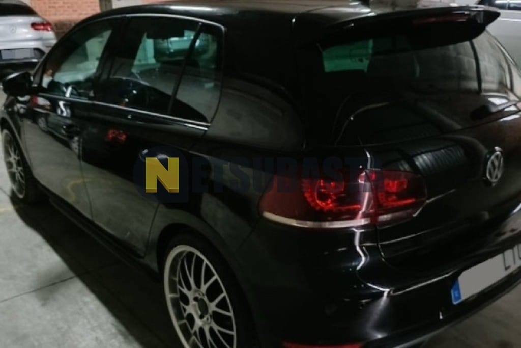 Volkswagen Golf GTI 2.0 TSI 2011