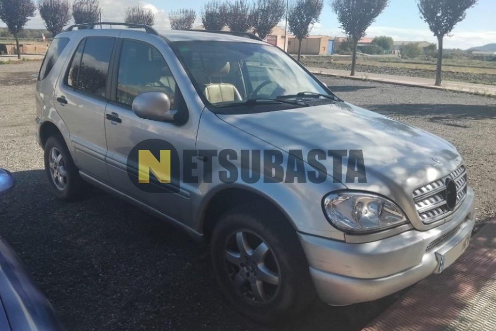 Mercedes-Benz ML 270 CDI Aut. 2001