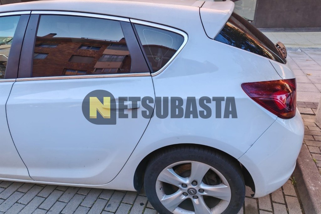 Opel Astra 2.0 CDTI 2011