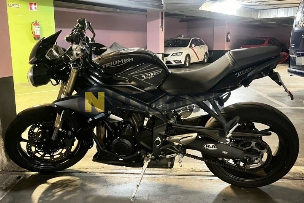 Triumph Street Triple 675 2015