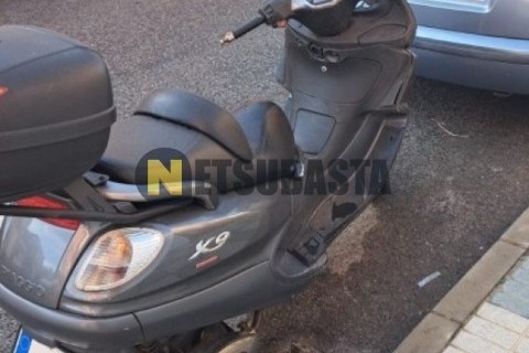 Suzuki Burgman 400 2004