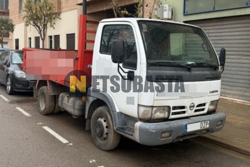 Nissan Cabstar 35.13 Basculante Volquete 2006