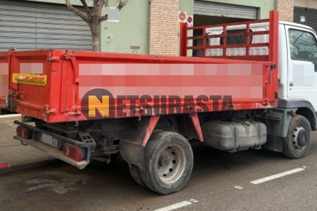 Nissan Cabstar 35.13 Basculante Volquete 2006