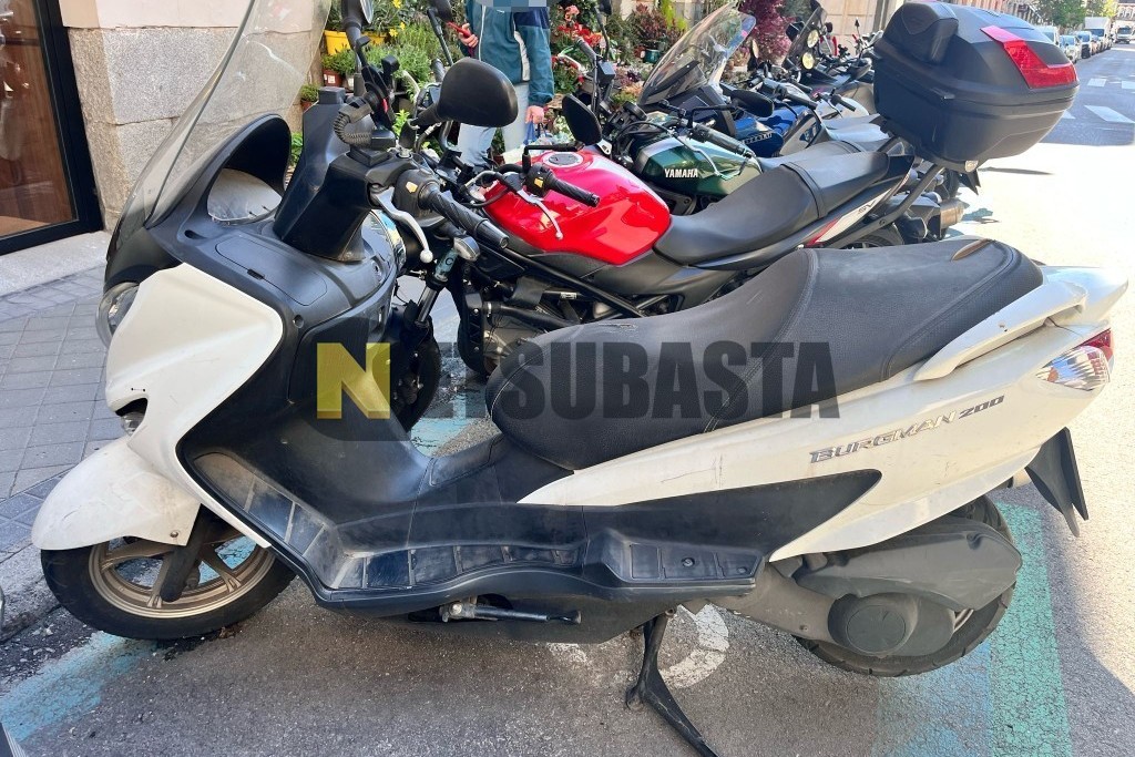 Suzuki Burgman 200 2015