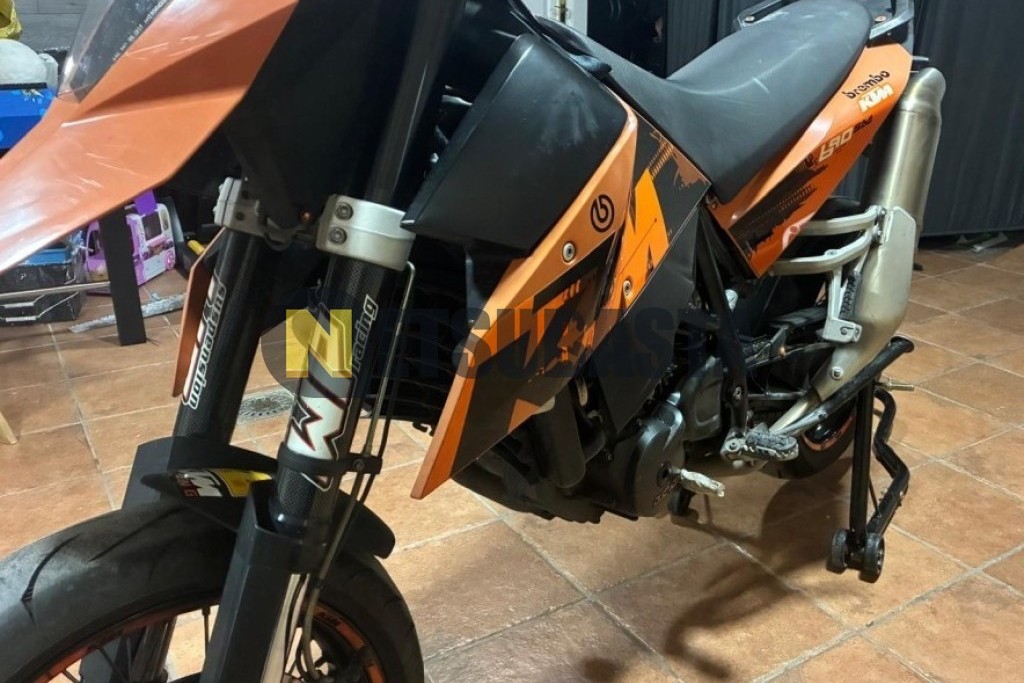 KTM 690 SUPERMOTO 2007