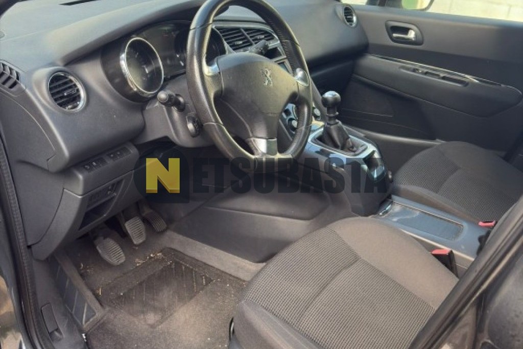 Peugeot 5008 1.2 PureTech 2016