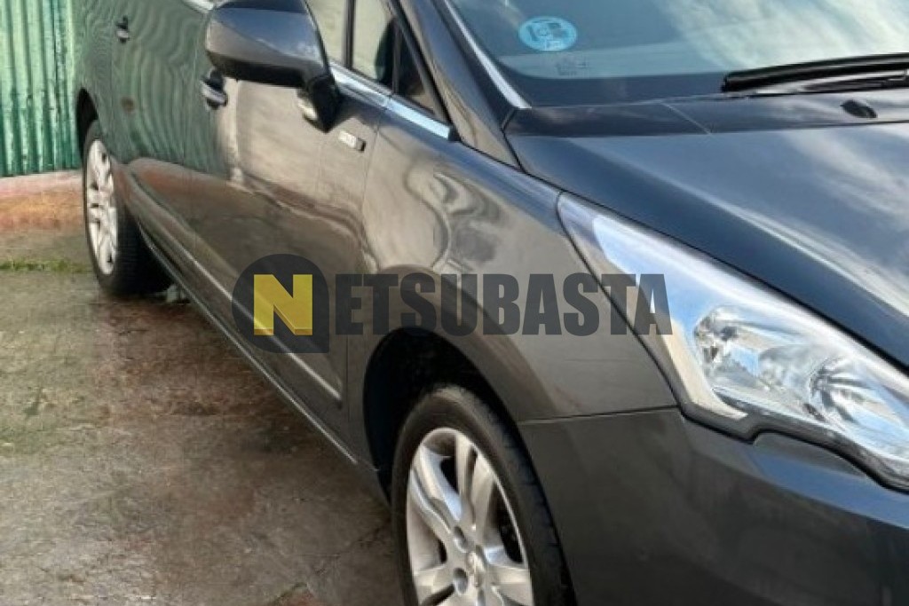 Peugeot 5008 1.2 PureTech 2016