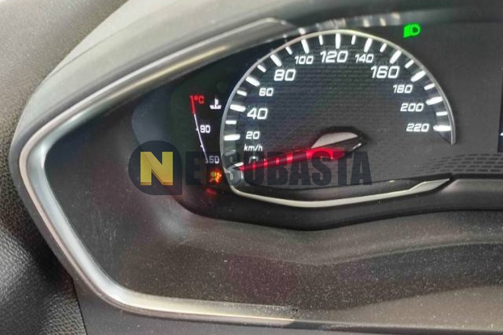 Peugeot 2008 1.5 BlueHDi EAT8 2021