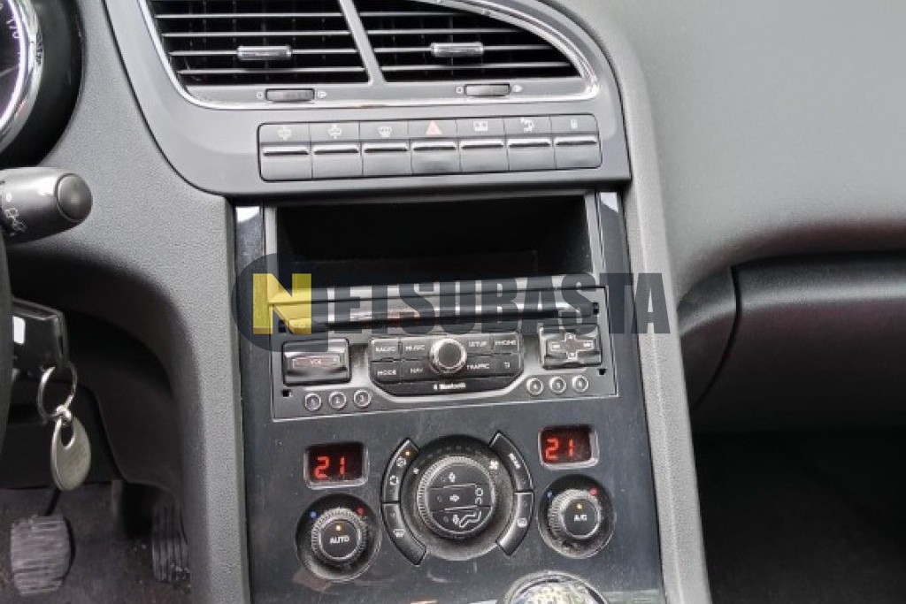 Peugeot 5008 1.6 BlueHDi 2016