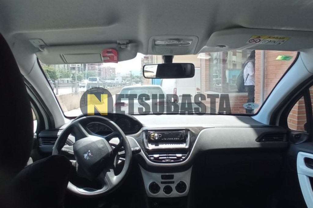 Peugeot 208 1.0 PureTech 2014