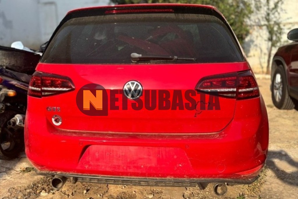 Volkswagen Golf GTI Performance 2.0 TSI 2014