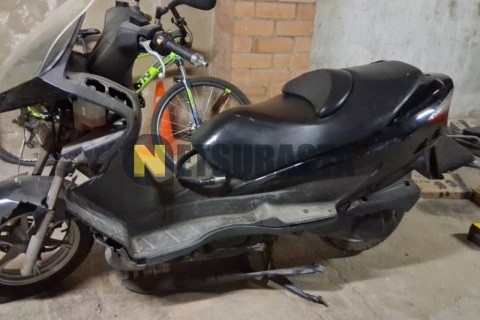 Aprilia SR Max 300 2013