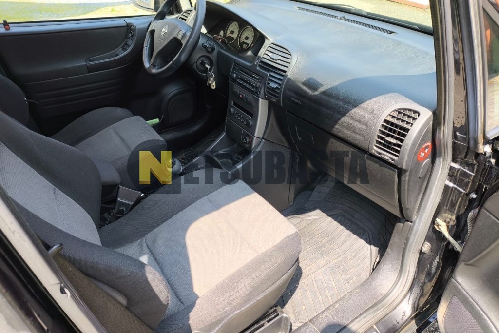 Opel Zafira 2.2 DTi 2005