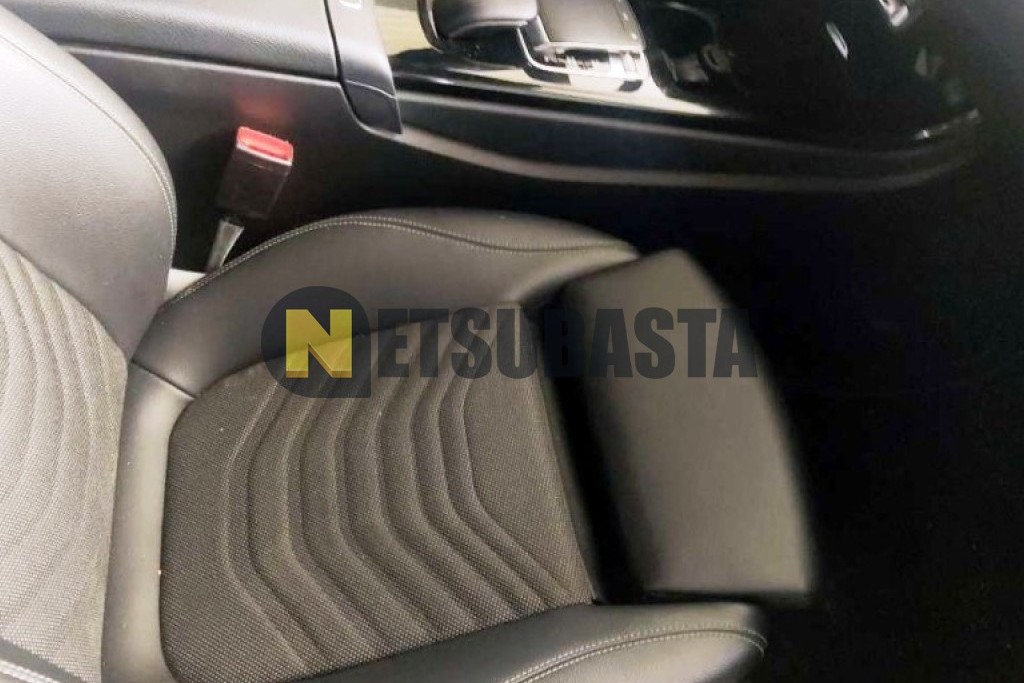 Mercedes-Benz A 180 d 7G-DCT Sedán 2020