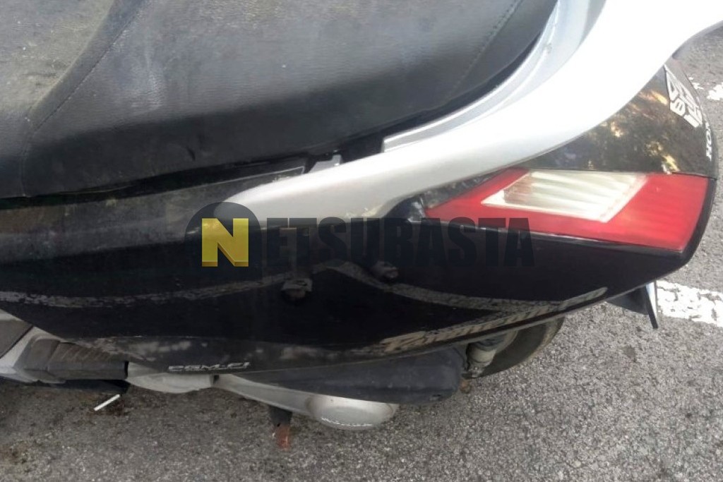 Honda FES Pantheon 150 2004