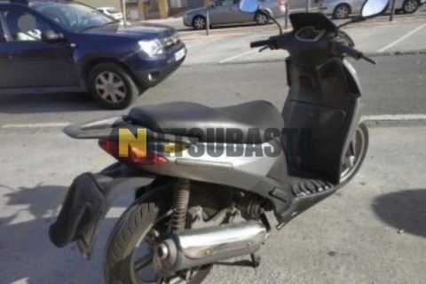 Piaggio X8 200 2005