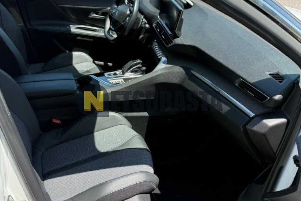 Peugeot 3008 1.5 BlueHDi EAT8 2021
