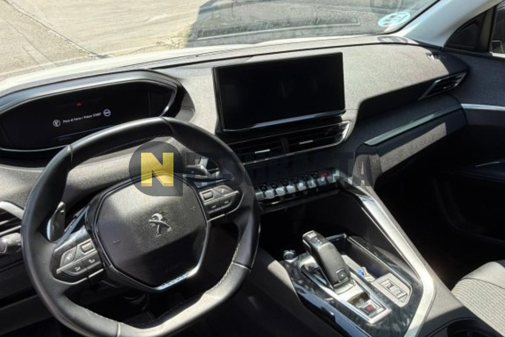 Peugeot 3008 1.5 BlueHDi EAT8 2021