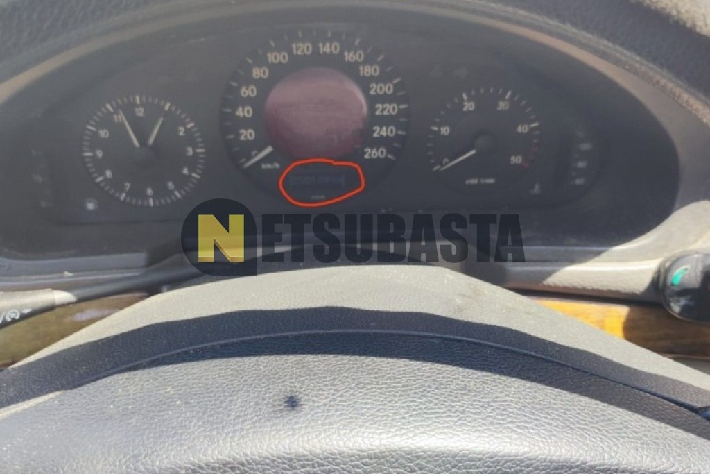 Mercedes-Benz E 220 CDI Aut. 2003