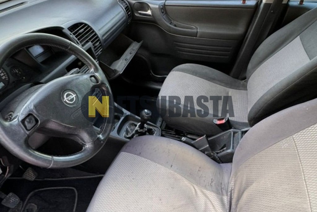 Opel Zafira 2.2 DTi 2004