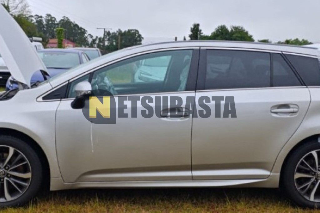 Toyota Avensis Touring Sports 150D 2015