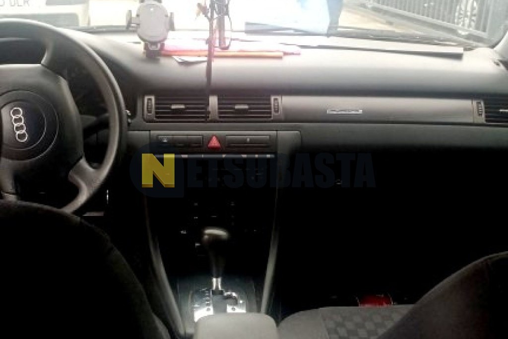 Audi A6 2.5 TDI quattro tiptronic 5 vel. 2004