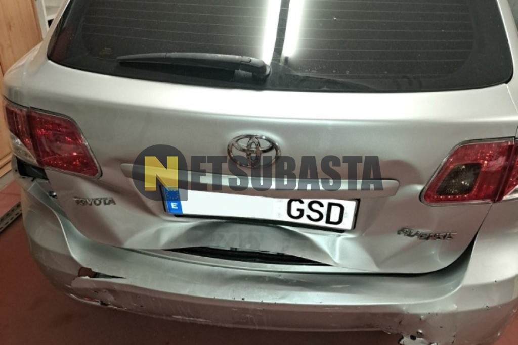 Toyota Avensis Cross Sport 2.0 D-4D 2009
