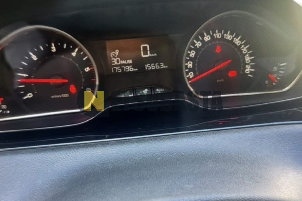 Peugeot 208 1.4 HDi 2012