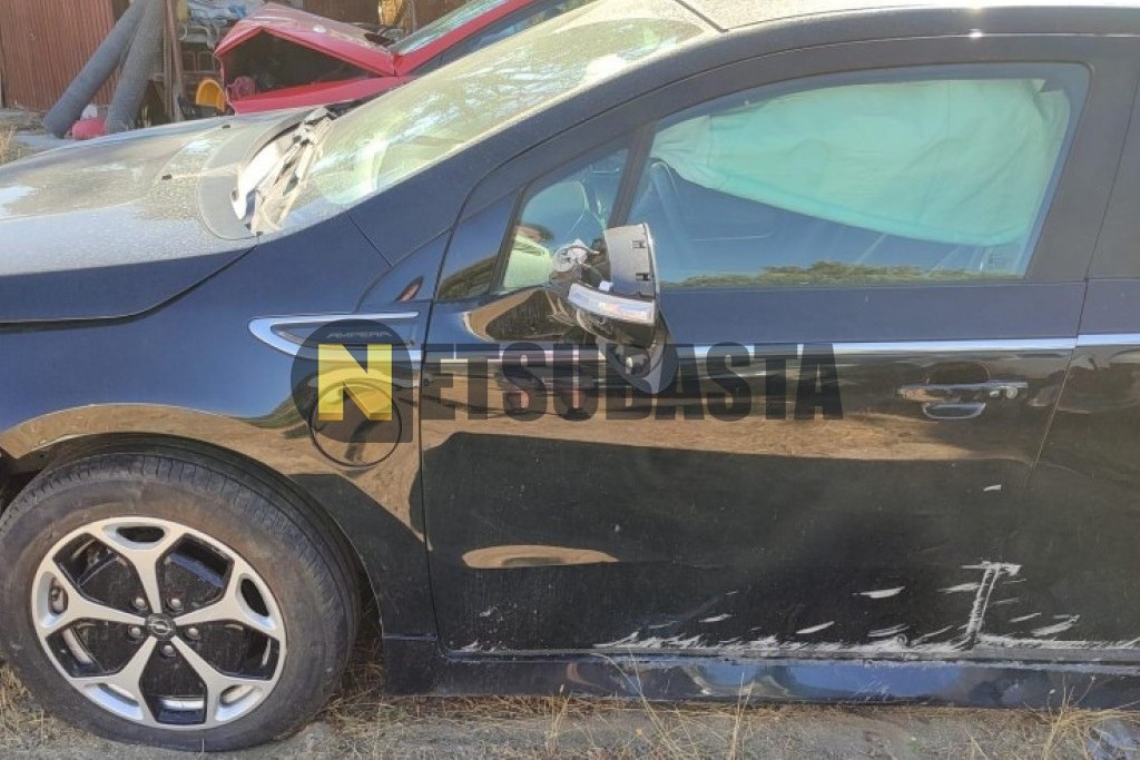 Opel Ampera 2012