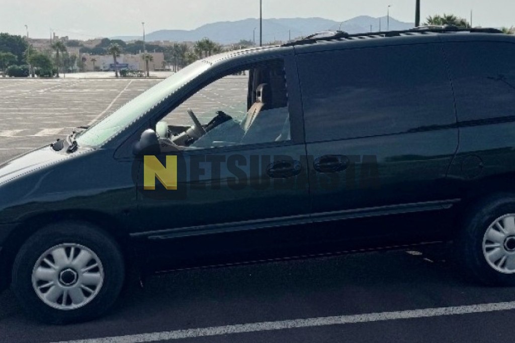 Chrysler Voyager 2.4 1998