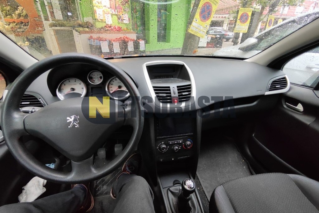 Peugeot 207 1.4i 2010