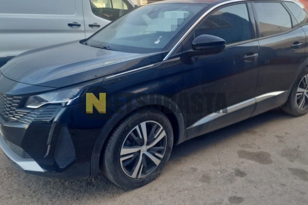 Peugeot 3008 Plug-In Hybrid e-EAT8 2024
