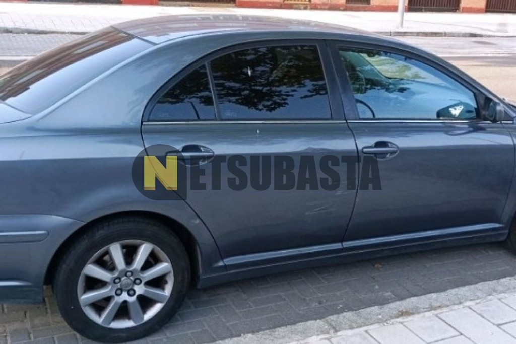 Toyota Avensis 2.0 D-4D 2003