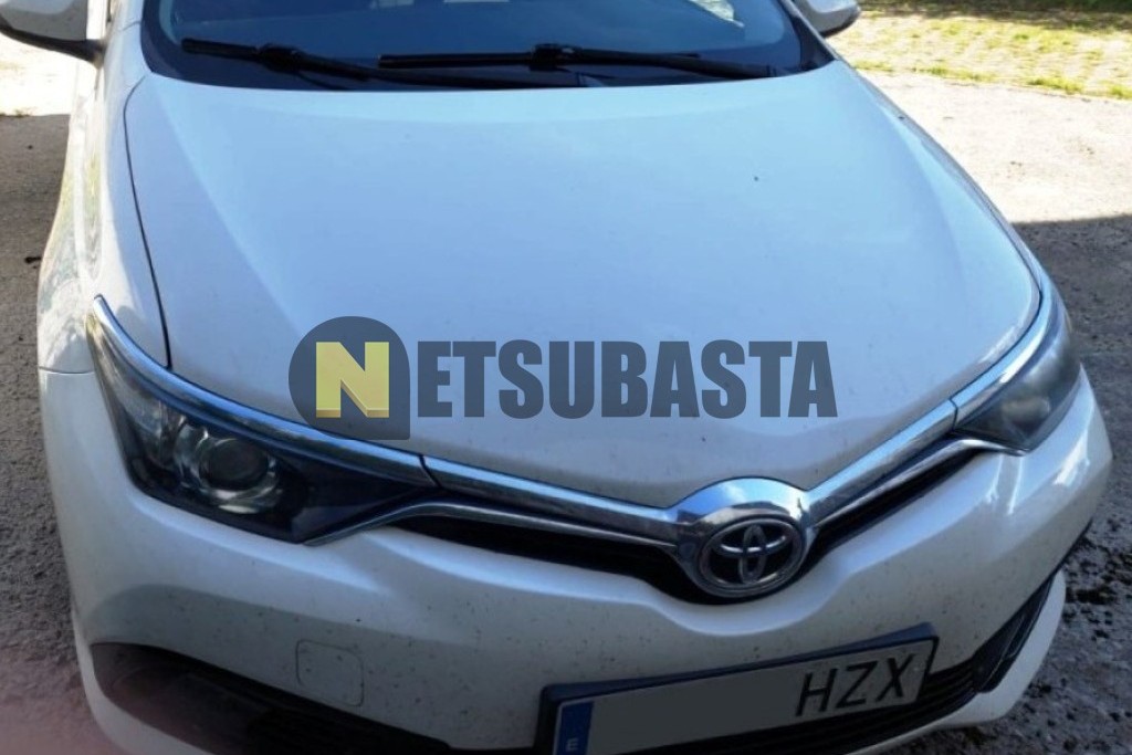 Toyota Auris Touring Sports 90D 2014