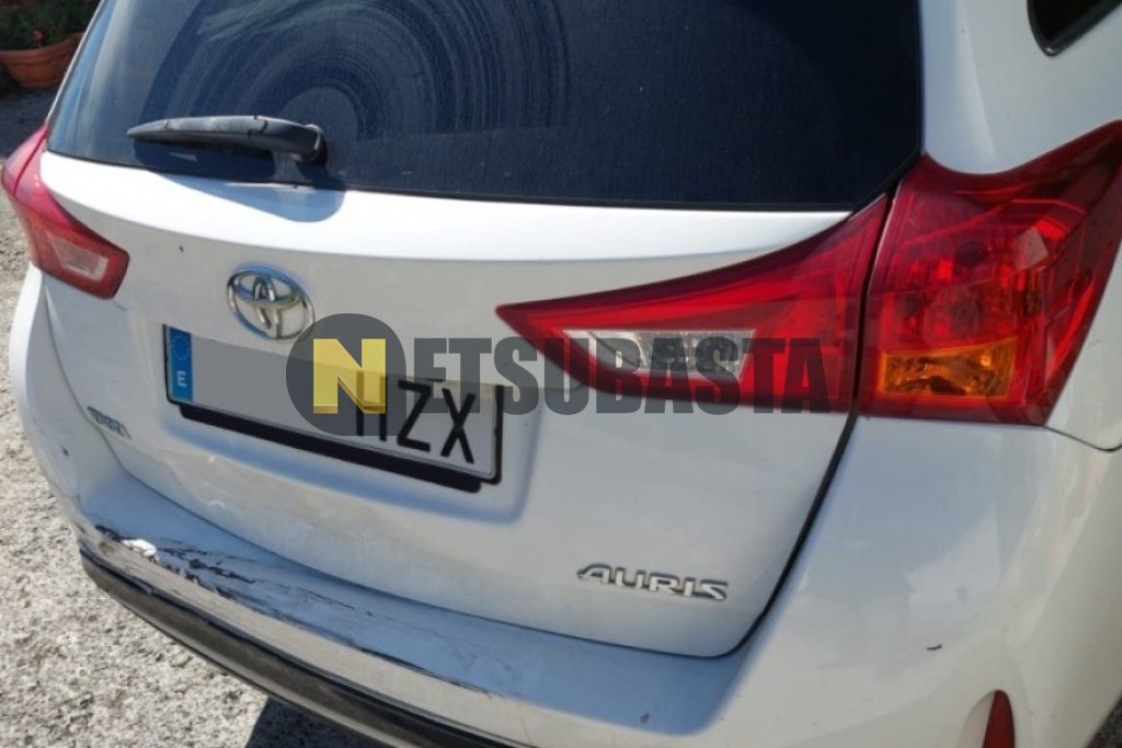 Toyota Auris Touring Sports 90D 2014