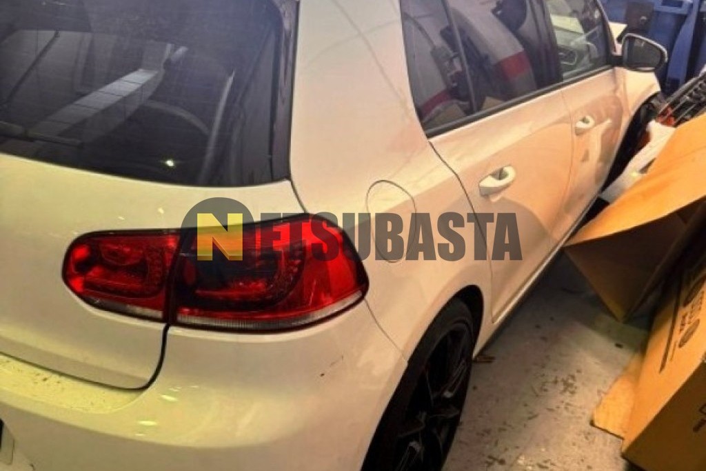 Volkswagen Golf GTI 2.0 TSI DSG 2010