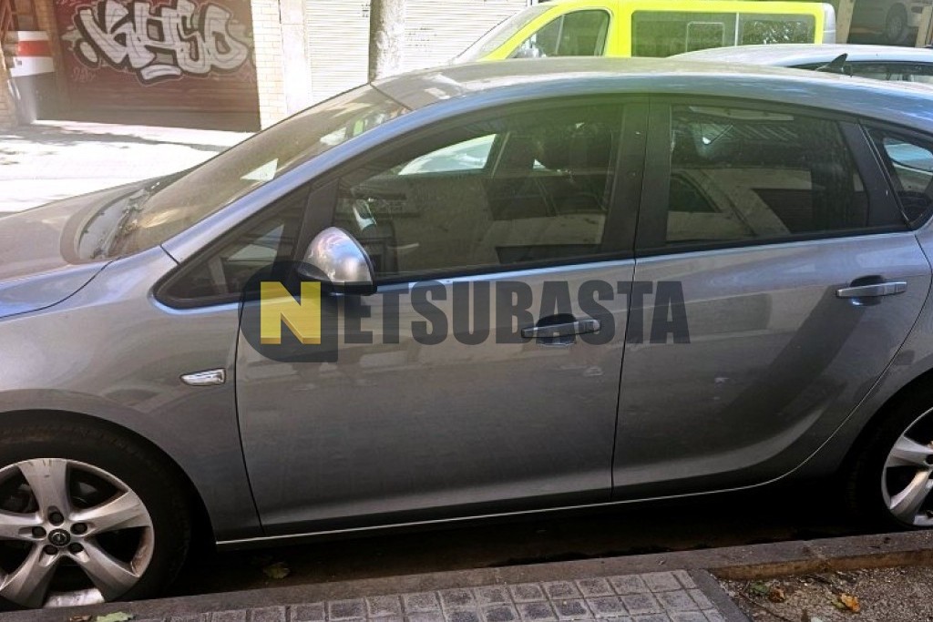 Opel Astra 1.6 16V 2012