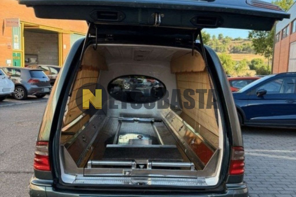Mercedes-Benz E 220 CDI Aut. (Fúnebre) 2003