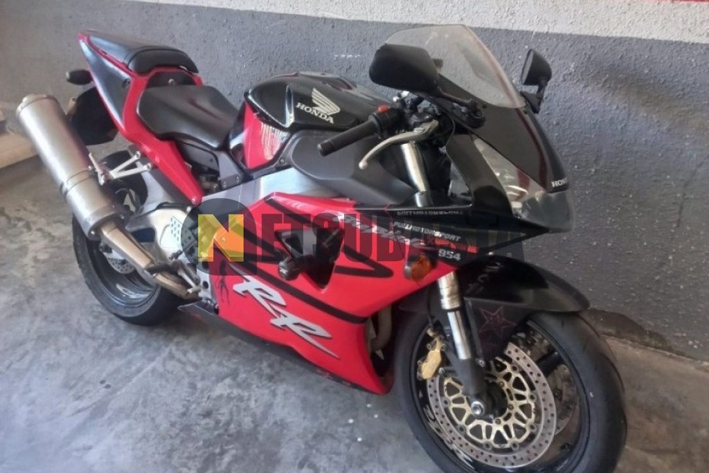 Honda CBR 900RR 2004