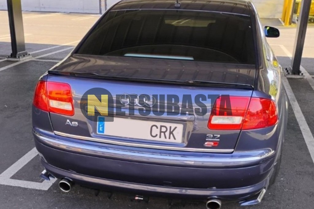 Audi A8 3.7 quattro tiptronic 6 vel. 2004