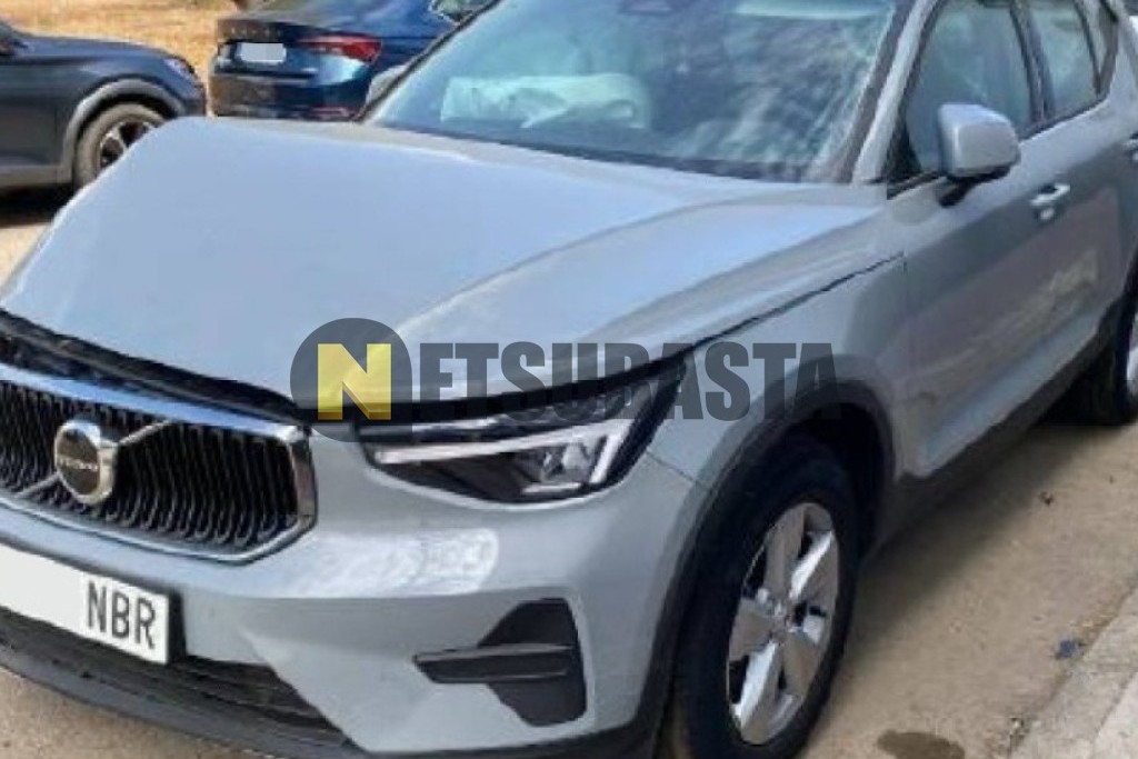Volvo XC40 B3 2025