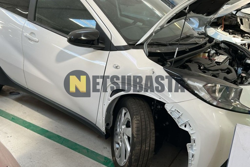 Toyota Aygo X Cross 1.0 2025