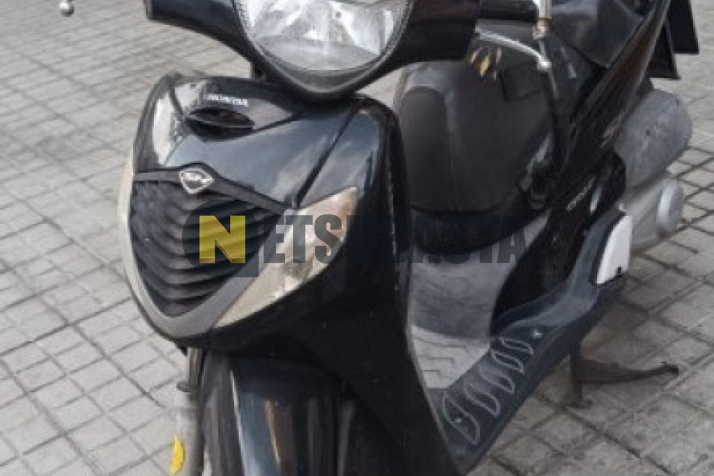 Honda SCOOPY SH125 2006