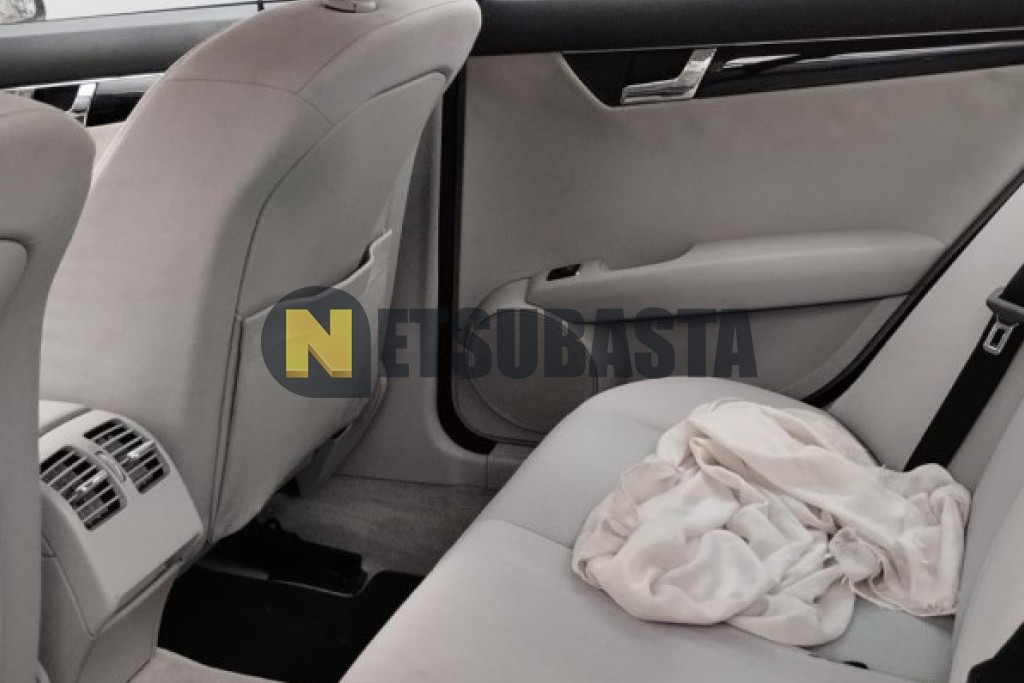 Mercedes-Benz C 220 CDI BlueEFFICIENCY 2011