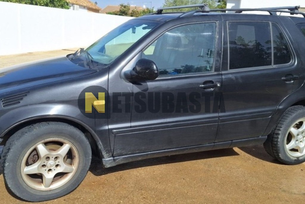 Mercedes-Benz ML 270 CDI Aut. 2001