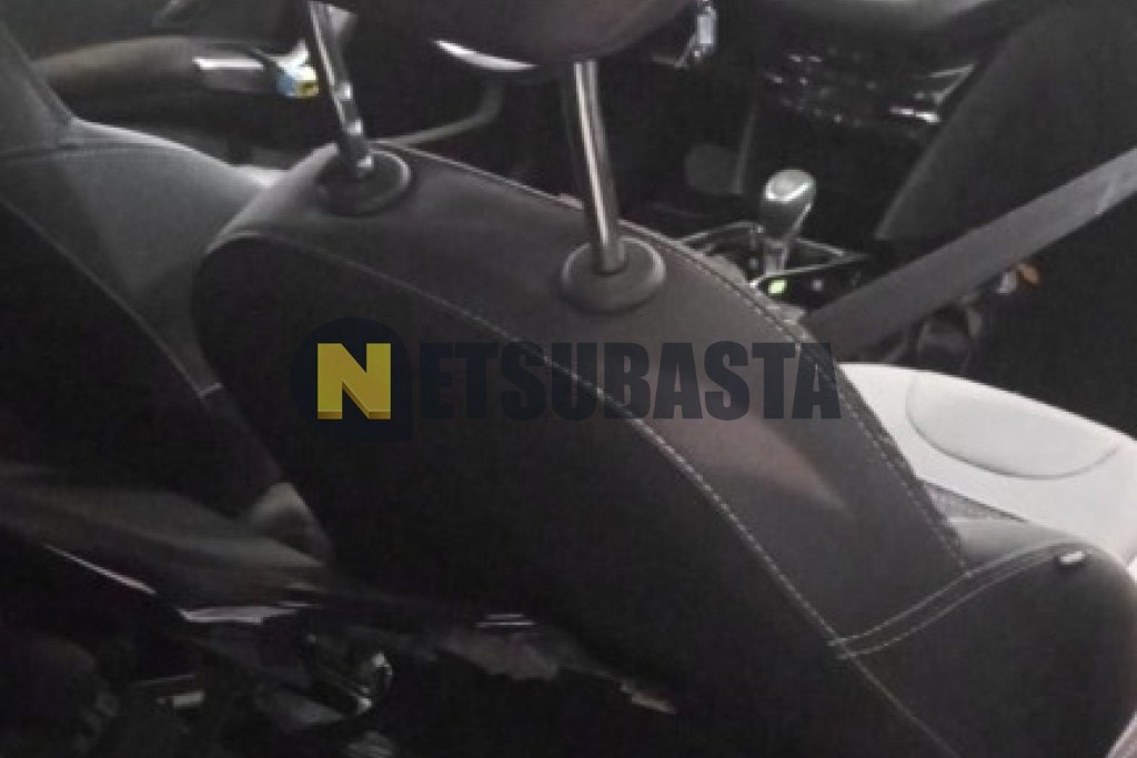 Peugeot 2008 1.2 PureTech EAT6 2018