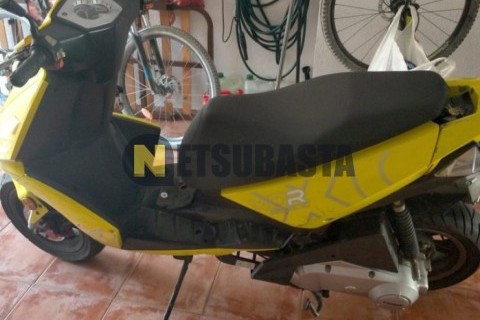 Zitmuv Black Razer 125E 2022