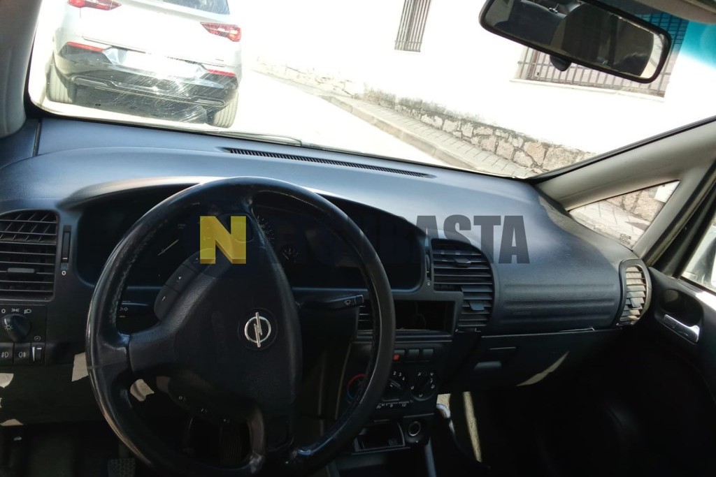 Opel Zafira 2.0 DI 2000