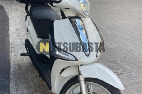 Zitmuv Black Razer 125E 2022